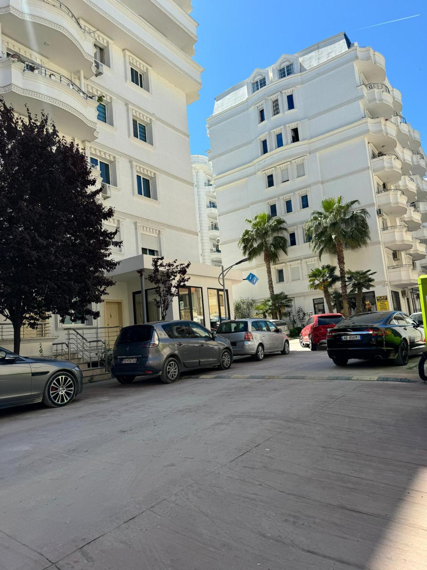 Orange Apartment Голем Екстериор снимка