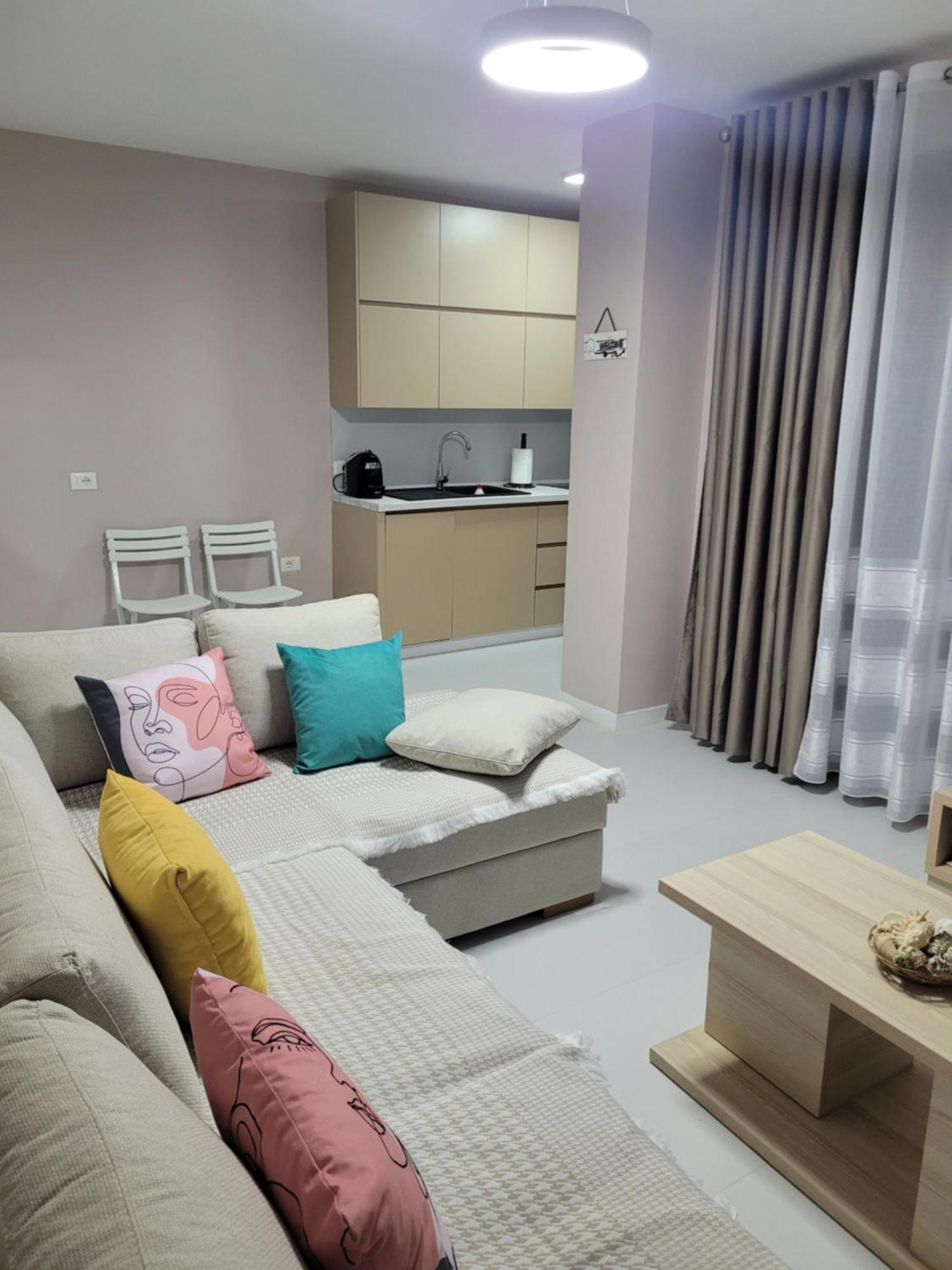 Orange Apartment Голем Екстериор снимка
