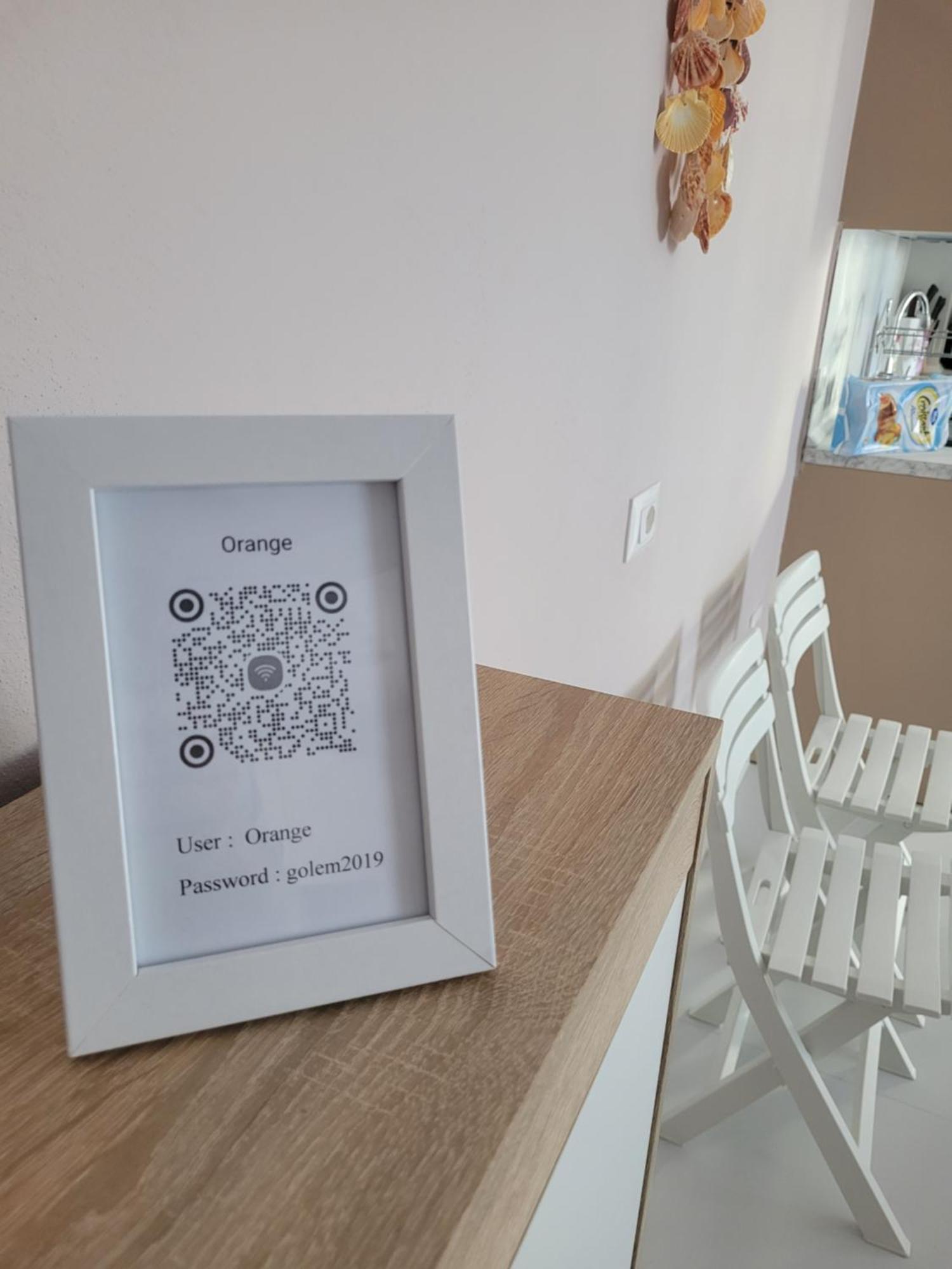 Orange Apartment Голем Екстериор снимка